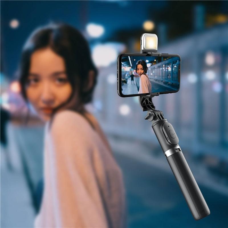 Insta Selfie™ 4 Em 1 - Tripé, Bastão de Selfie, Controle Bluetooth e Luz Integrada - ORIGINAL - Cloud Importados